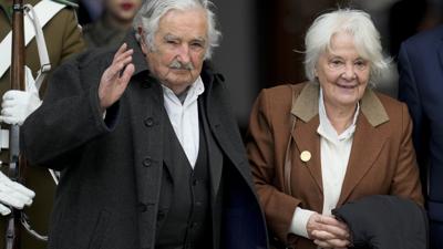 Expresidente uruguayo José Mujica anuncia que padece cáncer