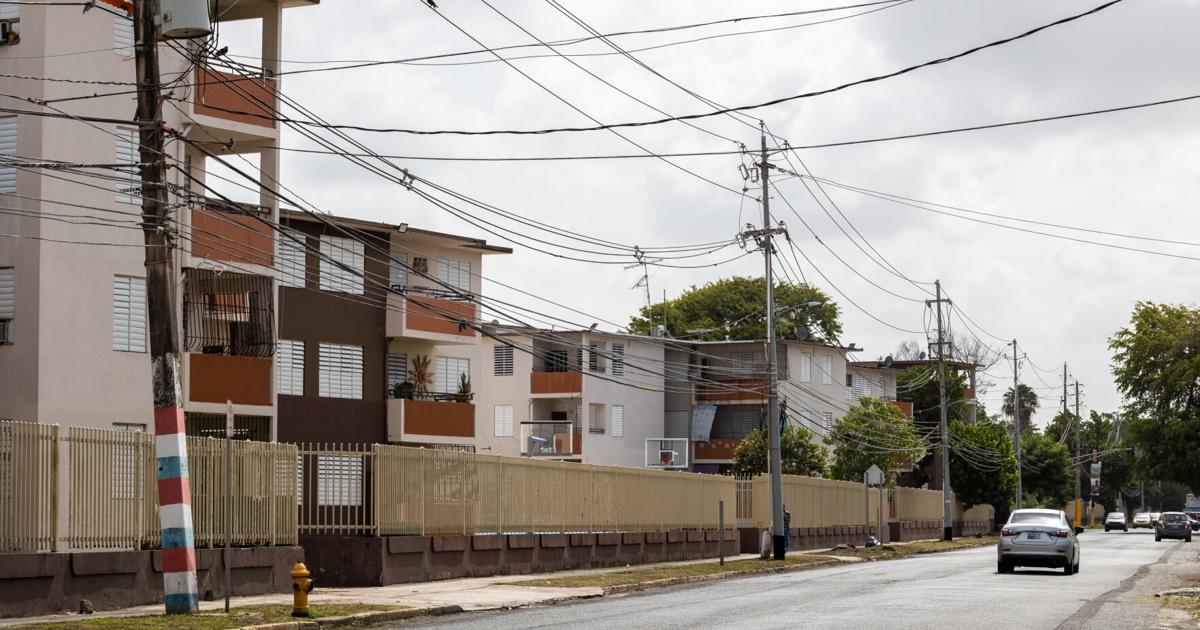 Ocupan 19 máquinas tragamonedas y emiten multas por más de $100 mil en residencial Llorens Torres