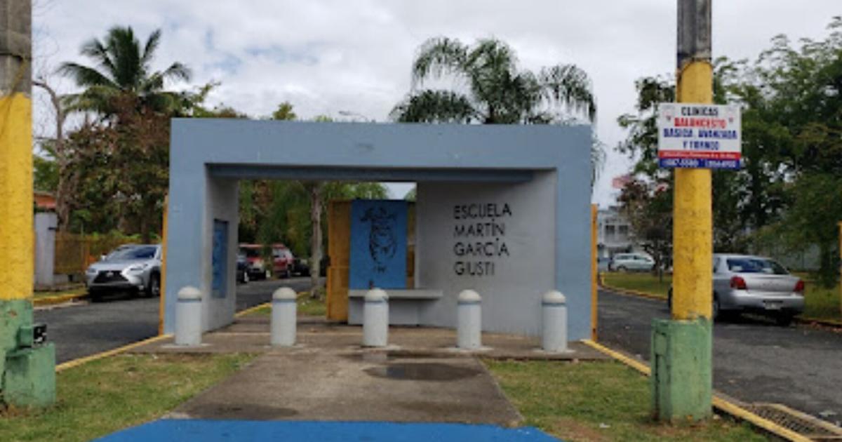 Confunden vidrio con hielo: Hospitalizan a seis estudiantes en Toa Baja