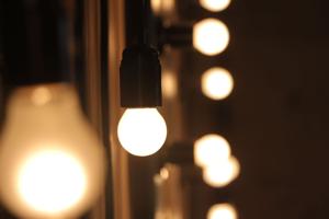 Imagen del artículo de El Vocero: ¿Tu factura de luz sigue alta? Estas “cargas fantasmas” podrían estar consumiendo electricidad