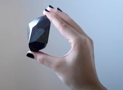 Un diamante negro de 555,55 quilates aterriza en Dubai
