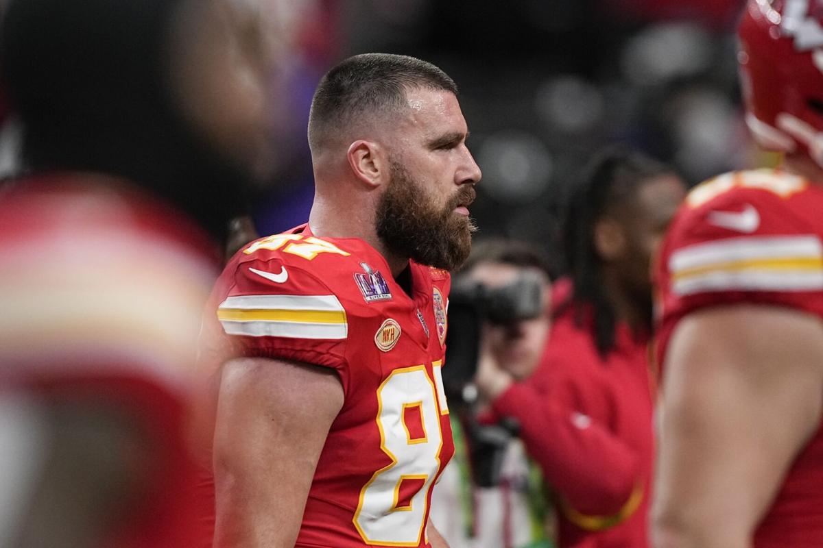 Hot Travis Kelce Accidentally Knelt While Singing The National Anthem hot-travis-kelce-accidentally-knelt-while-singing-the-national-anthem
