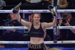 Imagen del artículo de El Vocero: Katie Taylor, la eterna rival de Amanda Serrano, cierra su carrera ante 80,000 personas en Irlanda