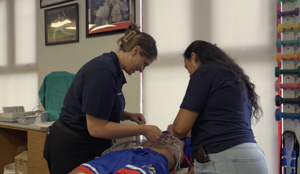 Imagen de la cobertura de: Carlos Beltrán Baseball Academy hace clínica cardiovascular para sus 91 estudiantes atletas
