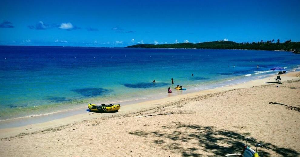 Senado aprueba proyecto para divulgar alertas de playas en hoteles y alquileres a corto plazo