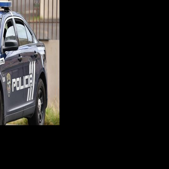Arrestan a tres hombres en Isla Verde por posesión ilegal de un arma