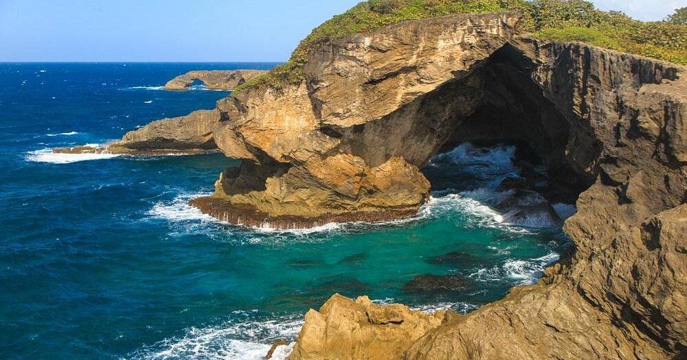 Recuperan cuerpos de tres hombres arrastrados por corrientes en Arecibo