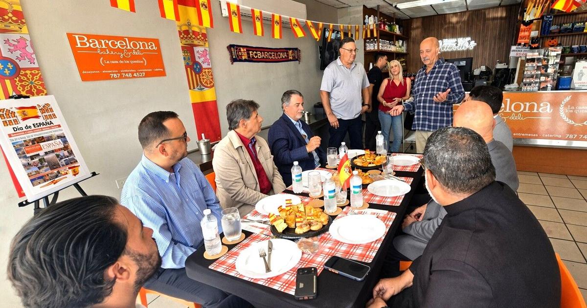 Saint Just celebra el Día de España con conversatorio en la Panadería Barcelona de Trujillo Alto
