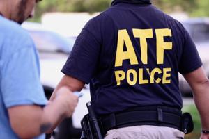 Imagen del artículo de El Vocero: Acusan a tres personas por presunto tráfico ilegal de armas de fuego en Puerto Rico
