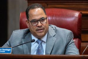Imagen de la cobertura de: Carmelo Ríos pide a Hacienda suspender temporalmente el arbitrio al diésel
