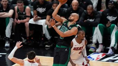 NBA: Los Celtics superan al Heat para tomar la ventaja en la serie