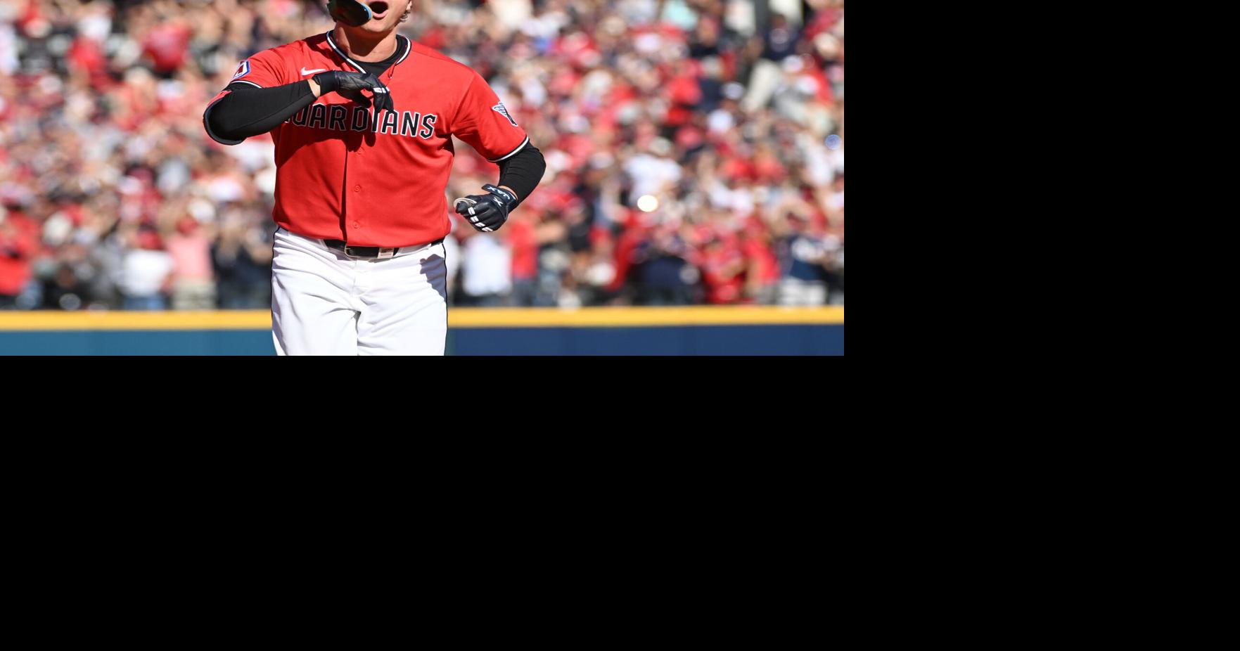 Petey Halpin impulsa a los Guardianes a ventaja 2-1 sobre los Rays en la ALCS