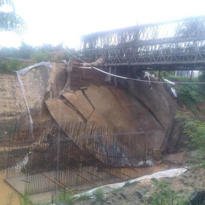 Cierran un puente a punto de colapsar en Moca
