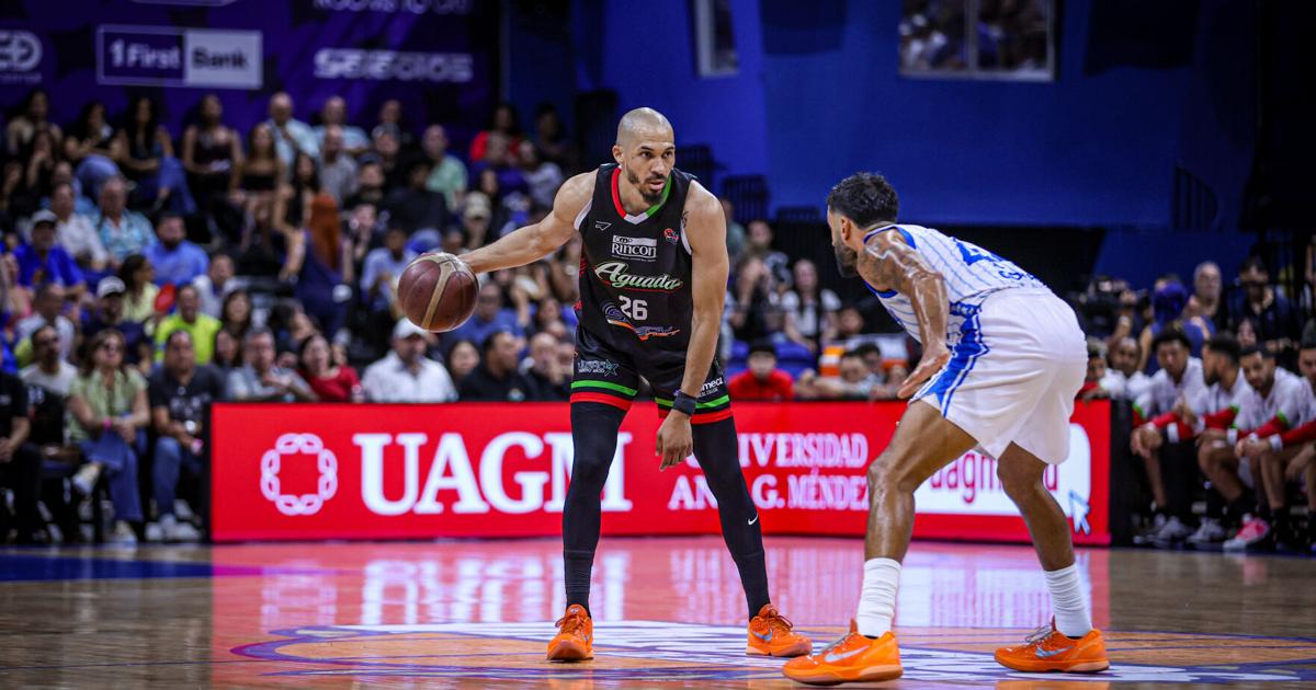 Santeros responden en "El Rancho" y vencen a los Vaqueros en tiempo extra 95-93