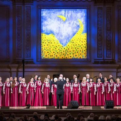 El actor Richard Gere realiza un concierto para recaudar fondos de ayuda a Ucrania