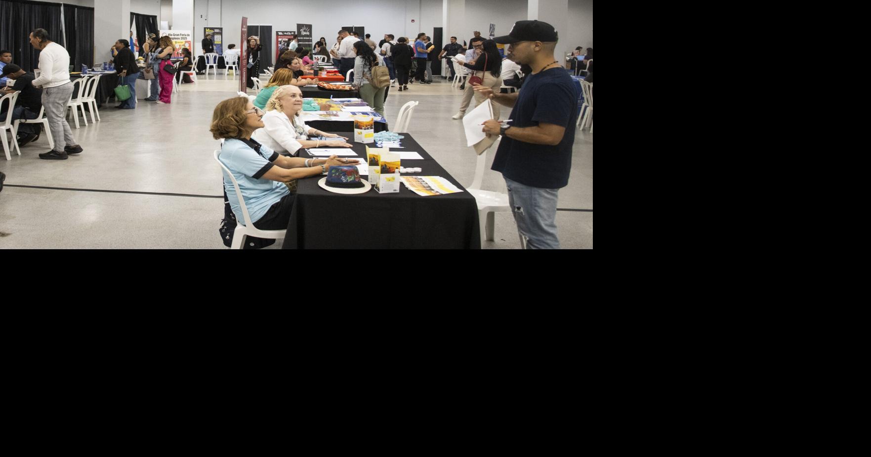 Más de 70 patronos participan en feria de empleo en Plaza Las Américas