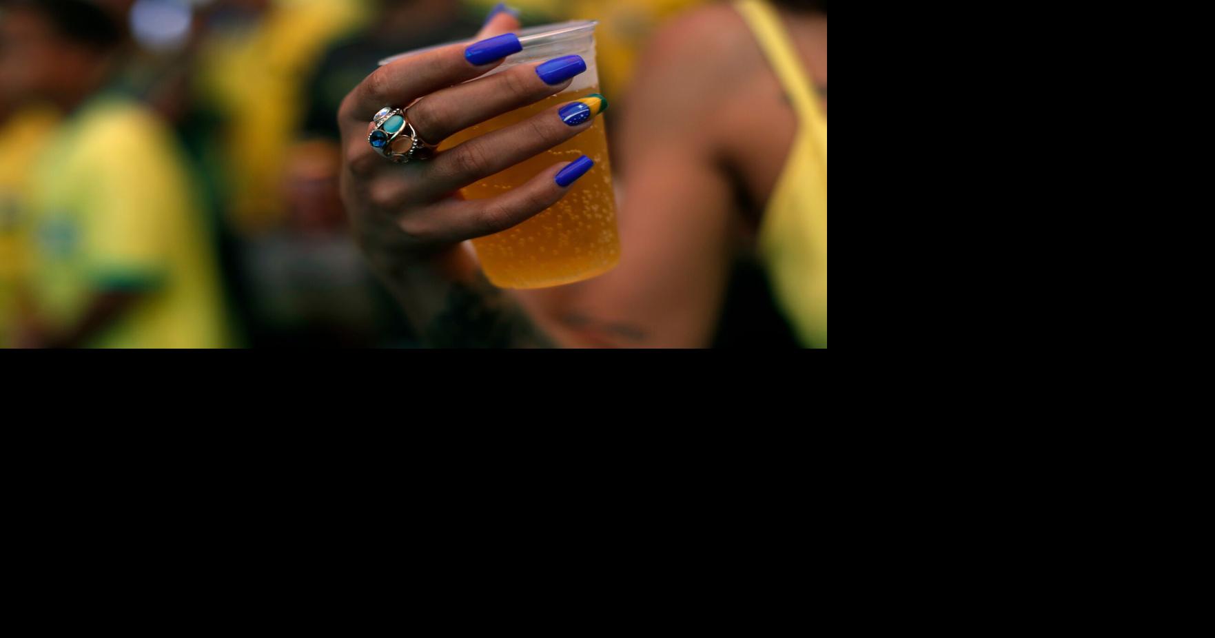 Especialistas advierten que el consumo de alcohol en altas temperaturas puede aumentar el riesgo de deshidratación, agotamiento por calor y golpe de calor.