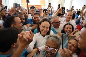 Imagen del artículo de El Vocero: Tras meses en exilio: María Corina Machado regresa a Venezuela mientras persisten dudas sobre la democracia