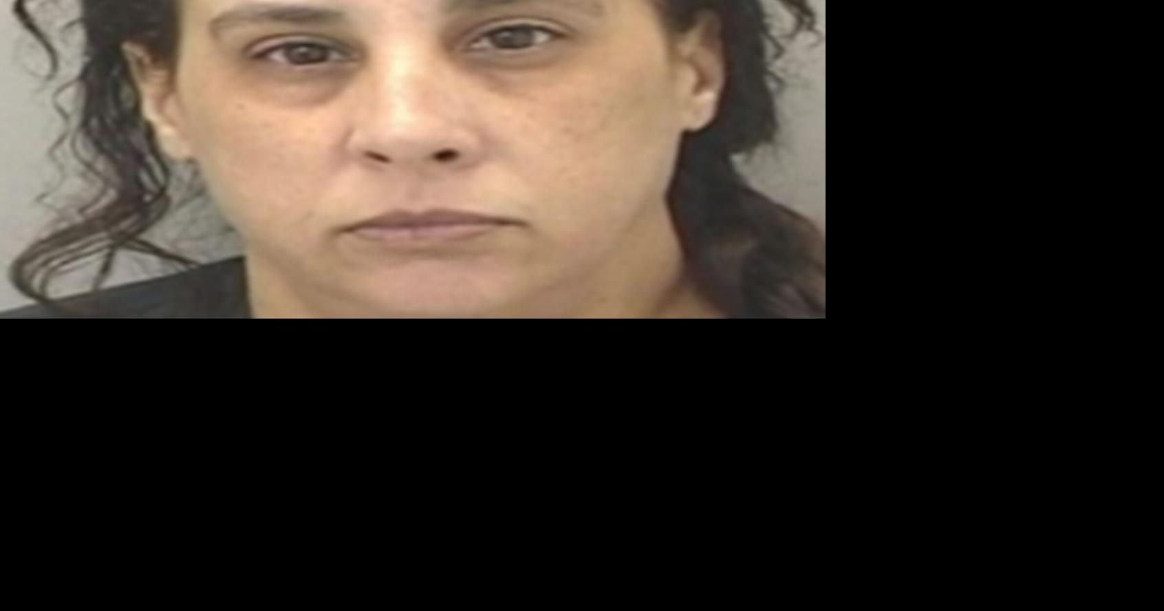Mujer enfrenta cargos por presunto maltrato contra su padre de 72 años en Caimito