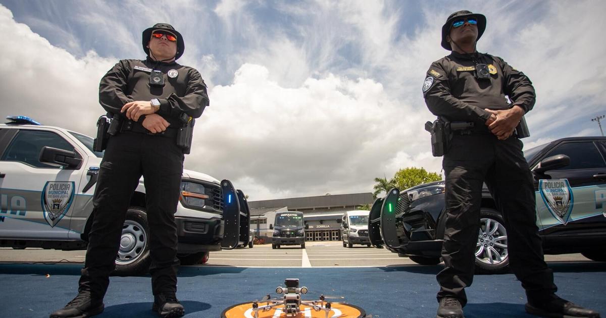 Entregan nuevas patrullas y "drones" a la policía municipal de San Juan