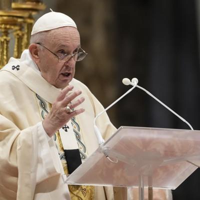 El papa Francisco sale de su operación "sin complicaciones"