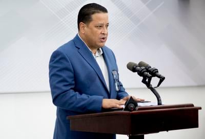 Aparecen máscaras y guantes para la Policía