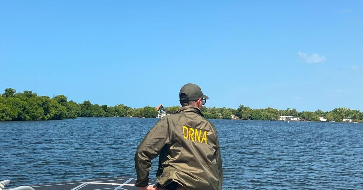 DRNA intensifica patrullajes en bahía de Salinas para proteger al manatí antillano