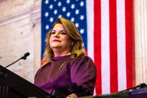 Imagen del artículo de El Vocero: Gobernadora firma medidas impulsadas por "Johnny" Méndez y Rivera Schatz
