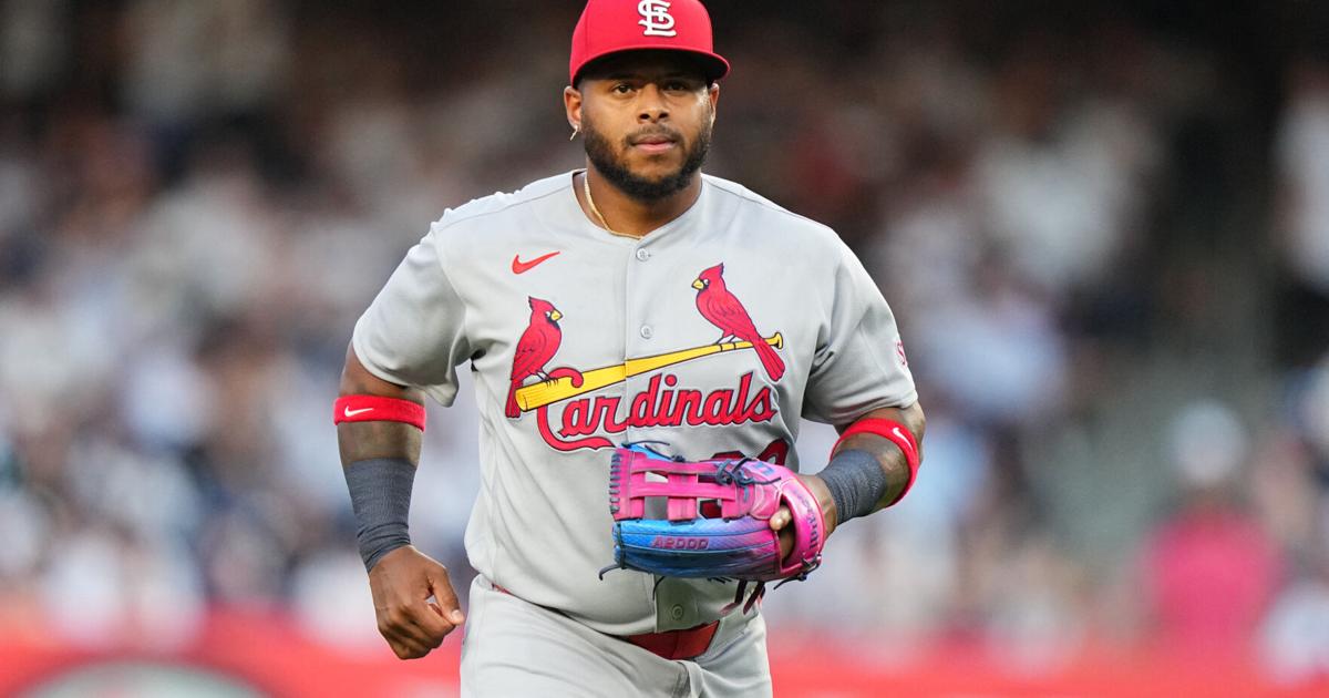 Astros reclaman al puertorriqueño Nelson Velázquez de la lista de waivers de los Cardenales
