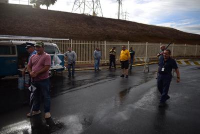 Miembros de la Utier bloquean entrada a Monacillos