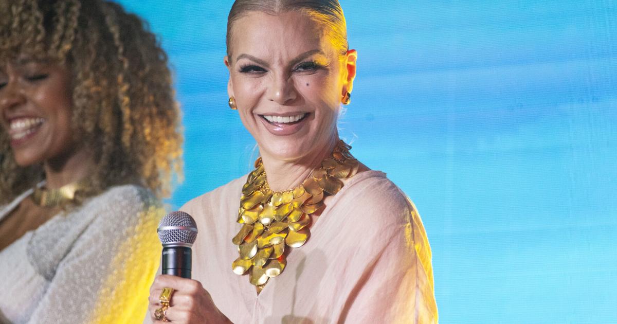 VIDEO: Olga Tañón dedica jocoso mensaje a las “gallinas de palo”