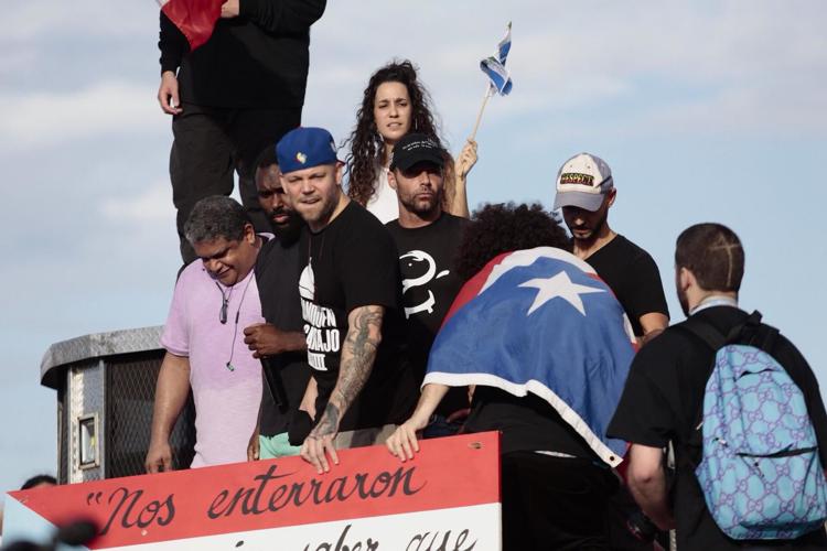 Bad Bunny da un paso más en su carrera y participará en un partido de  béisbol profesional