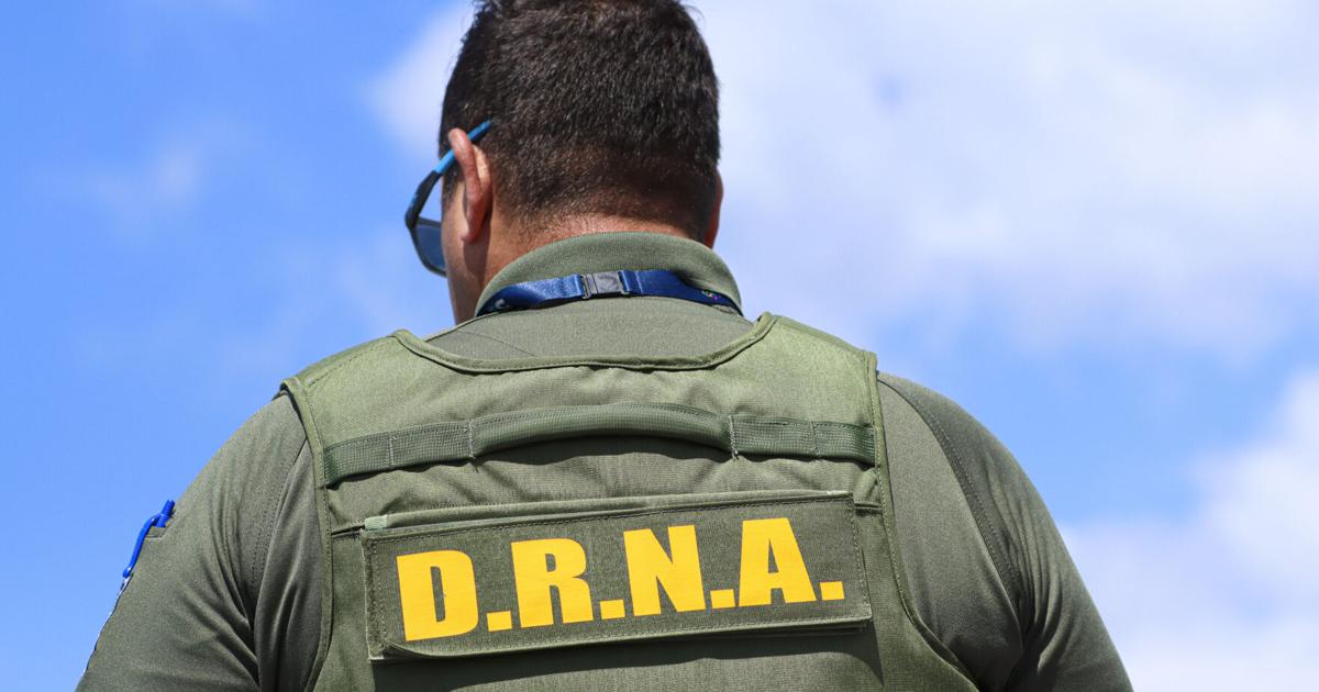 Comisionado del DRNA advierte sobre multas a bañistas que ignoren alertas marítimas