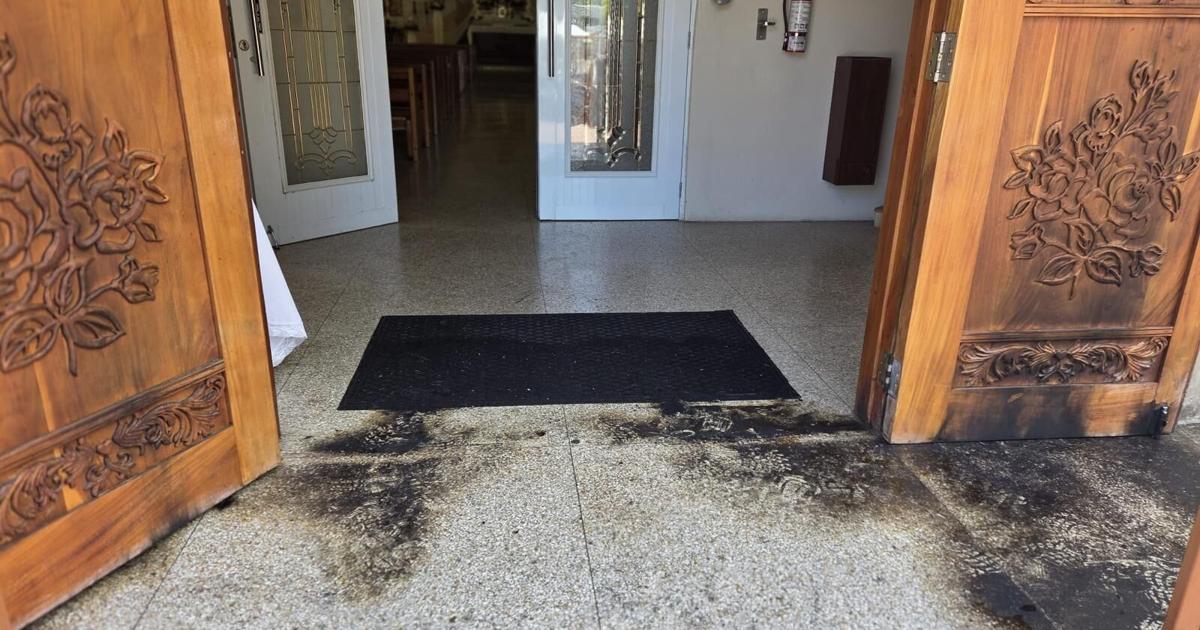 "Fue un atentado contra la fe”: Sacerdote reacciona a atentado de incendio en centro de adoración
