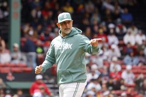 Imagen de la cobertura de: Alex Cora rechaza otra oferta de los Phillies y contempla pausar en 2027