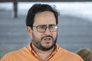 Imagen del artículo de El Vocero: Secretario del DTOP afirma que no renunciará tras controversia por datos de migrantes entregados al ICE