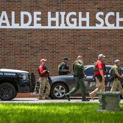 Tiroteo en una escuela en Texas: un alumno habría disparado a su abuela y matado a 21 personas