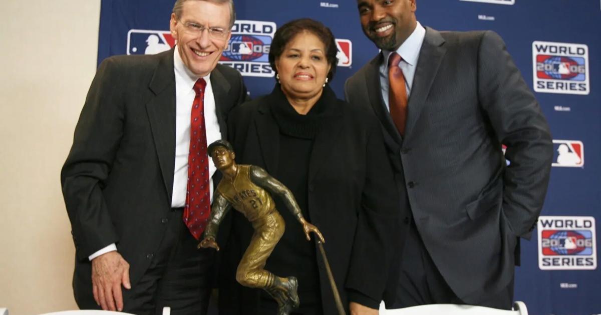A 20 años: Carlos Delgado recibió el Premio Roberto Clemente el 24 de octubre de 2006