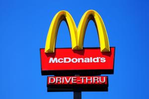 Imagen del artículo de El Vocero: McDonald’s invertirá $8,500 millones en restaurantes, inteligencia artificial y nuevos menús