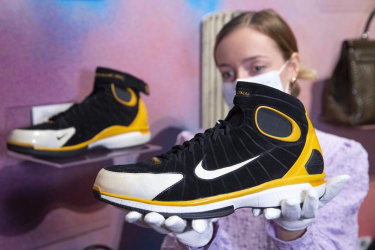 Sacan a subasta unos tenis de Kobe Bryant 61841ac664648.image
