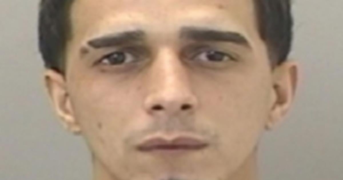 Arrestan a hombre por maltratar a su pareja frente a sus hijas menores en San Juan