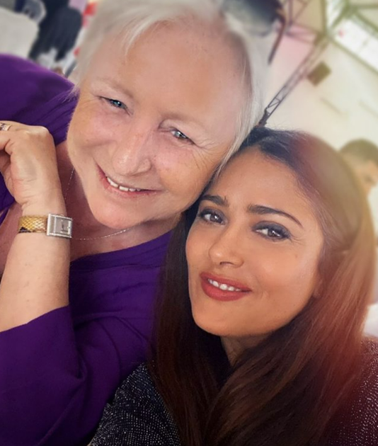 Salma Hayek mourns the death of her sister-in-law  stage