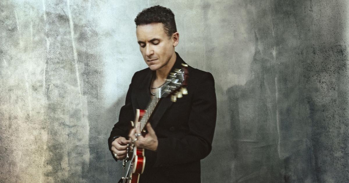 Fonseca honra el tiempo con su nuevo álbum 'Antes Que El Tiempo Se Vaya'
