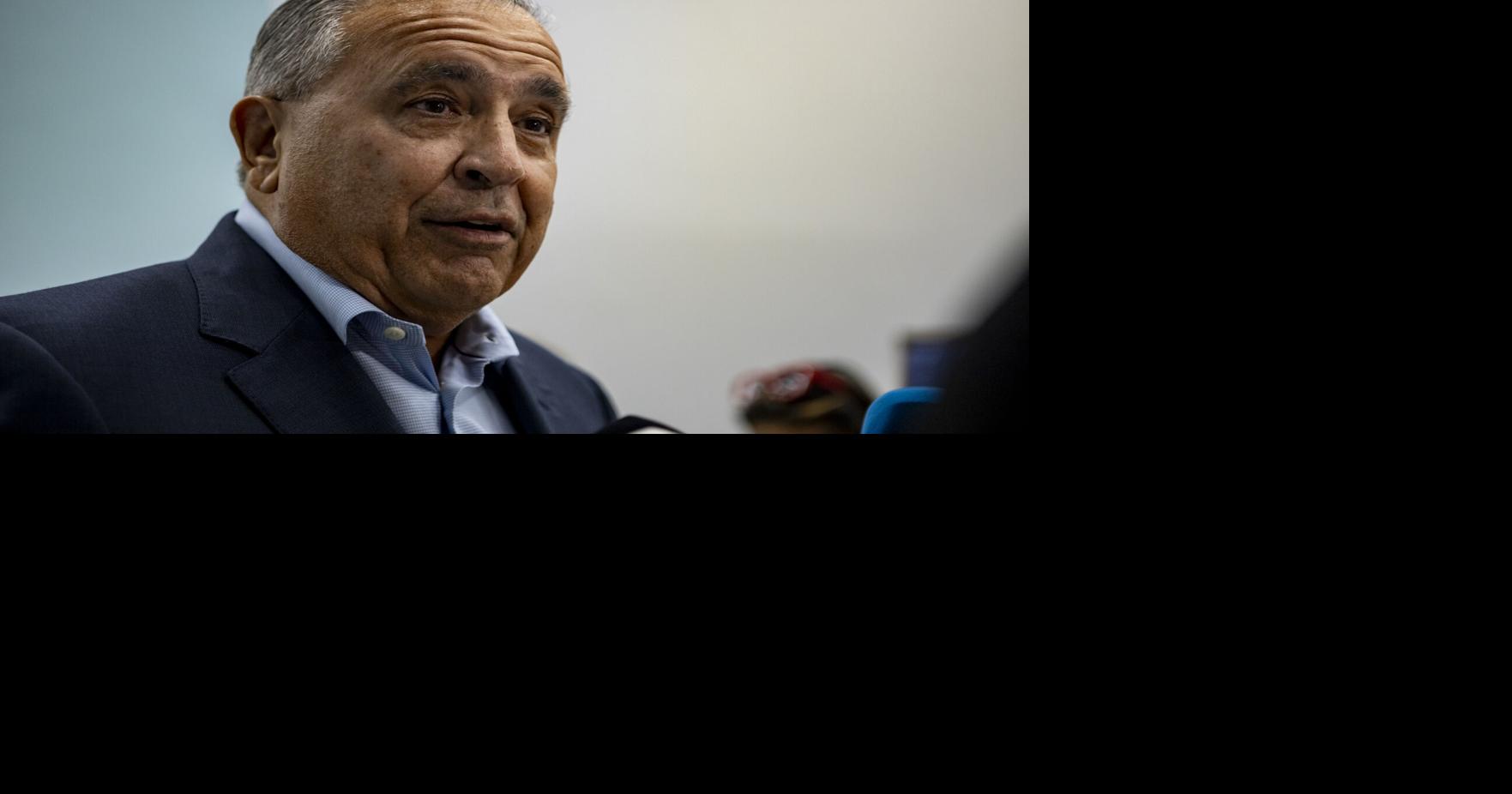 Osvaldo Carlo niega haber contratado abogada en medio de controversia por contrato de $5,900 millones