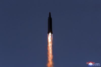 Corea del Norte dispara proyectil en su tercer lanzamiento del mes
