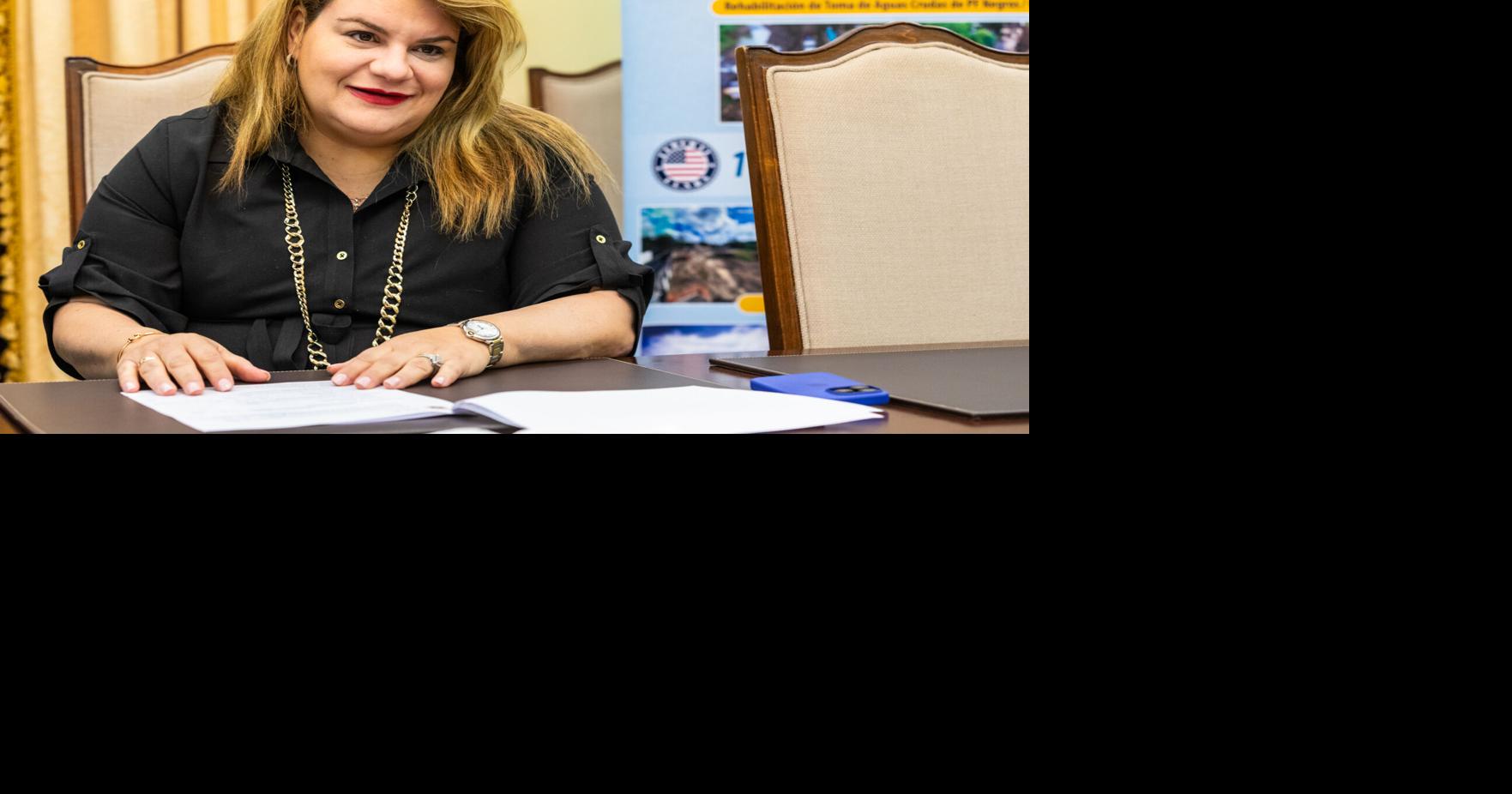 Gobernadora firma ley que asigna $2.4 millones a ocho municipios para servicios esenciales
