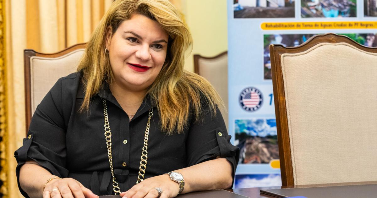 Gobernadora firma ley que asigna $2.4 millones a ocho municipios para servicios esenciales