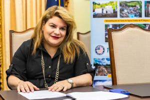 Imagen de la cobertura de: Gobernadora asigna $2.4 millones a ocho municipios para servicios esenciales