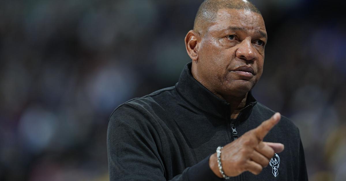 Doc Rivers no seguirá como entrenador de Bucks tras récord de 32-50 en la temporada