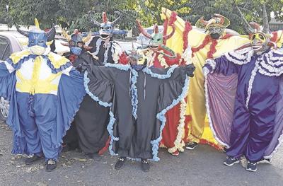 Celebran anticipo al carnaval en Ponce